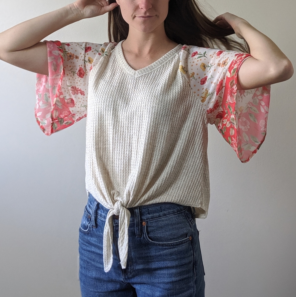 ROOLEE• Flutter Sleeve Top
